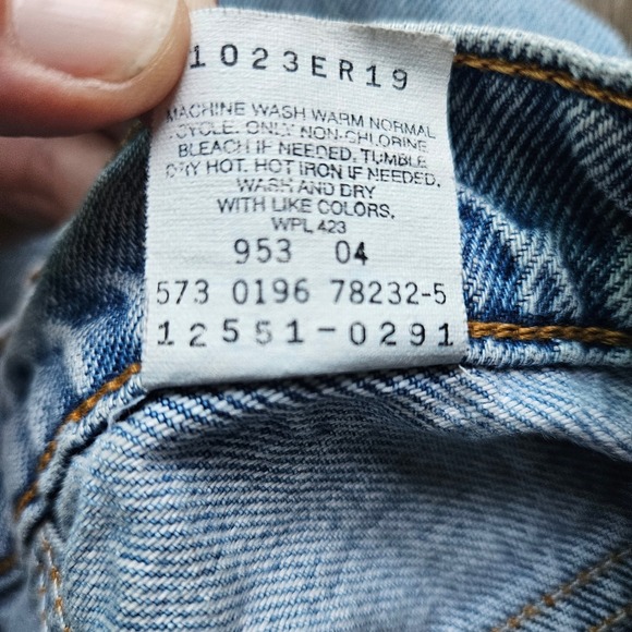 Levis 551 Relaxed Fit Cut Off Denim Jorts Light Wash Blue Made in USA 6P - Picture 6 of 7